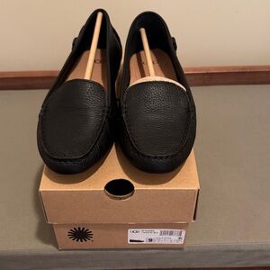 UGG Women's Classic Black Leather Loafers *BRAND NEW**